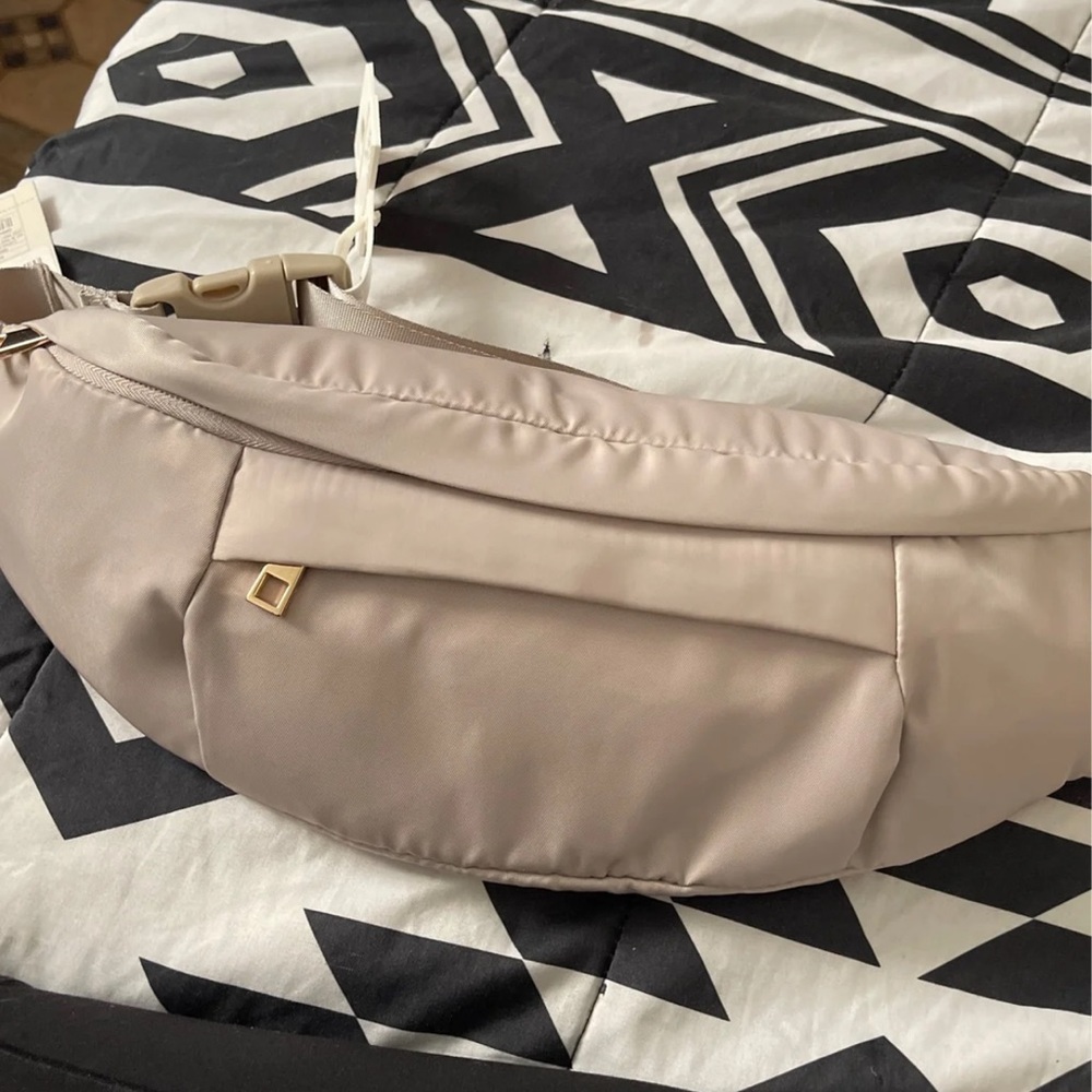 Fanny pack